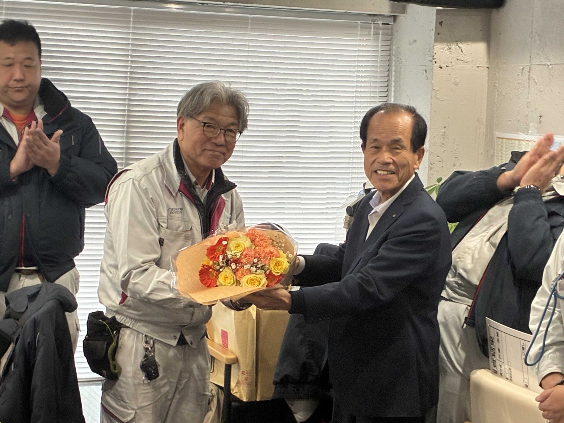 井辺さんの定年退職にあたり、これまでのご功績に感謝して